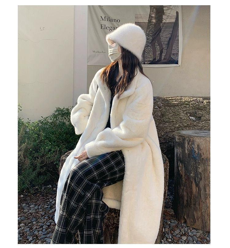 Женское пальто из экокожи осень-зима 2025: Толстое длинное кашемировое цельное изделие из норки со стойкой