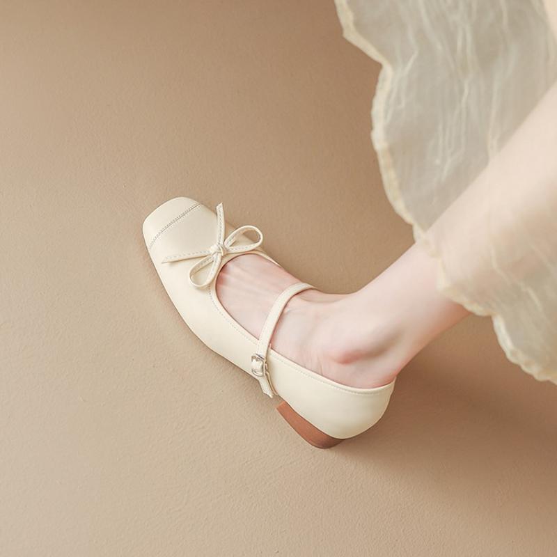 Мода 2025 Новая мода Внутренние туфли Мэри Джейн на танкетке Женские туфли с квадратным носком и мелким вырезом Кожаные летние одинарные туфли