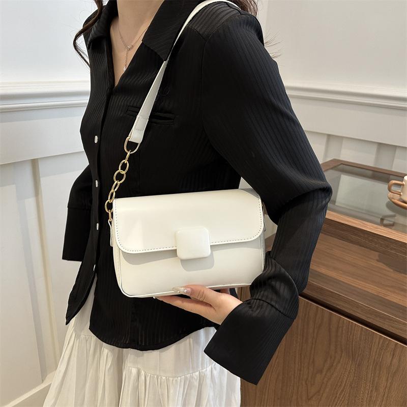 Простая и модная маленькая квадратная сумка для женщин на лето, новый стиль, однотонная сумка подмышкой, популярная сумка на одно плечо