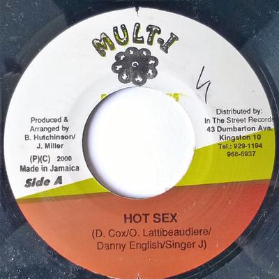 7-дюймовая пластинка DANNY ENGLISH / SINGER J - Hot Sex NONE Mult-I Producti 2000 Ямайка Регги, Ска и Даб Б/у