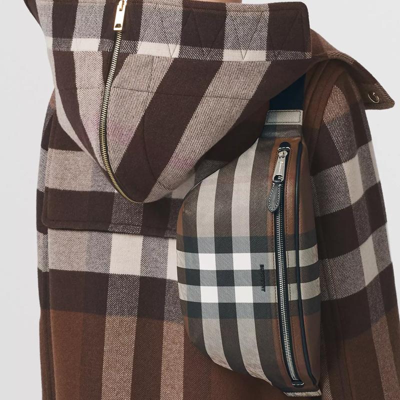 Burberry Сумка-кроссбоди на грудь из экологичного холста с темной клеткой Мужские сумки Темно-орехово-коричневый 80365591