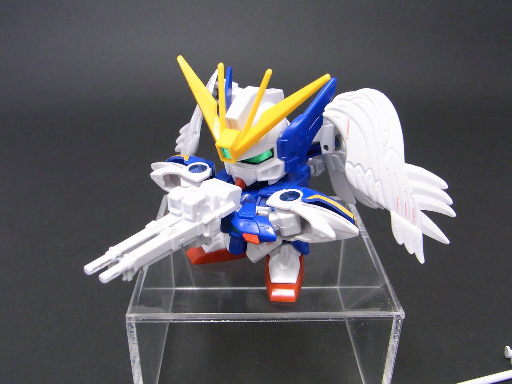 SD Gundam BB Senshi God Gundam & Wing Gundam Zero Custom (BB Senshi)