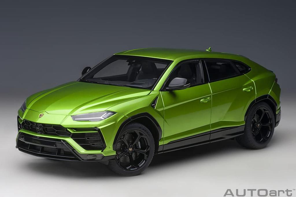 AUTOart Lamborghini Urus Pearl Green Finished Product 1/18