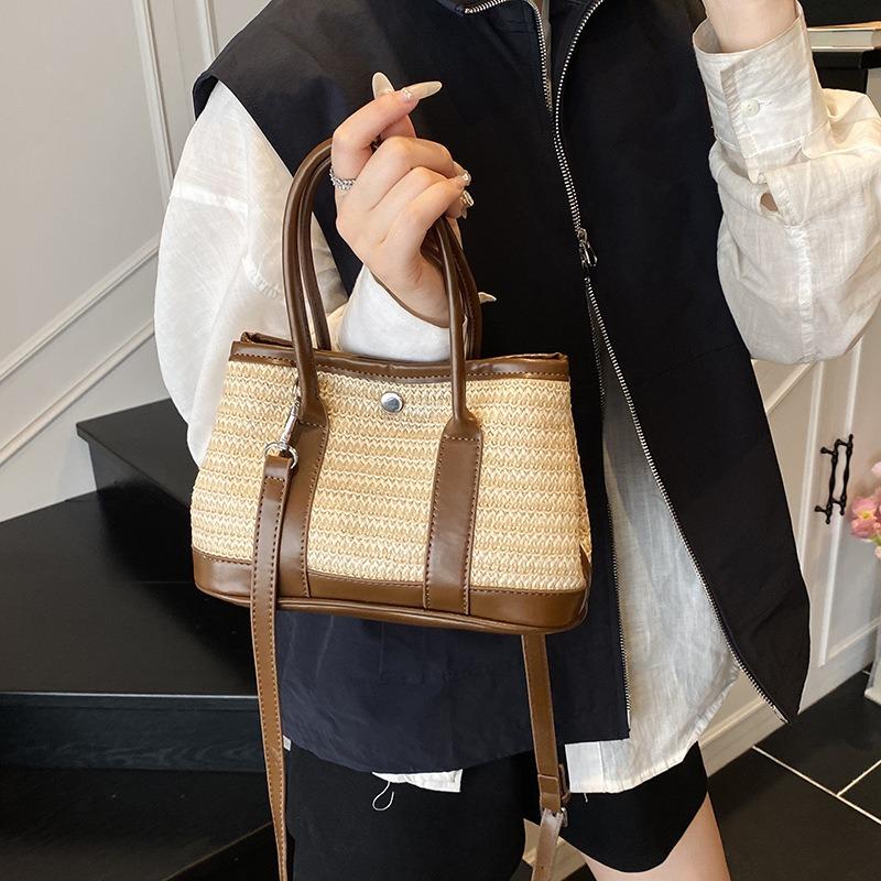 New Fashionable Straw Handbag Spring Contrasting Color Fashionable Shoulder Bag Simple Woven Messenger Bag