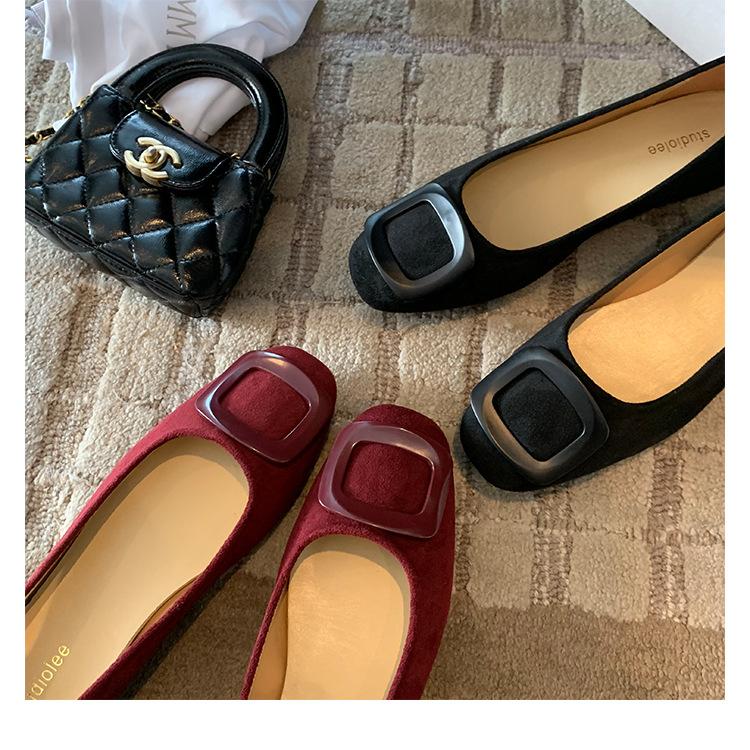 Версия из овчины~ Кожаные туфли-лодочки с французской квадратной пряжкой, женские новые туфли на плоской подошве с круглым носком, на один шаг, для通勤
