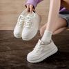 2025 весна маленькие белые туфли новая корейская версия ins студентки платформа увеличивающая рост спортивная обувь для скейтбординга повседневная обувь уличный снимок 261