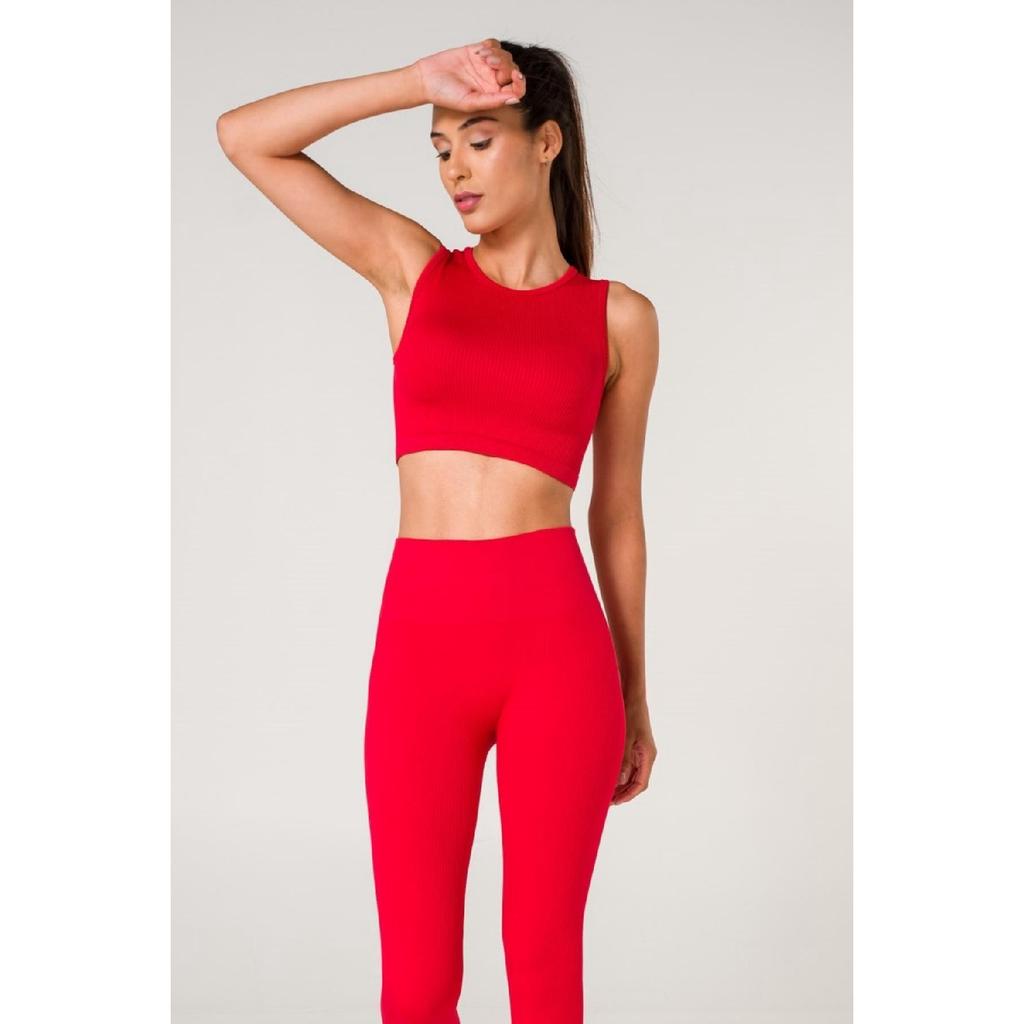 Бесшовный спортивный бюстгальтер в рубчик