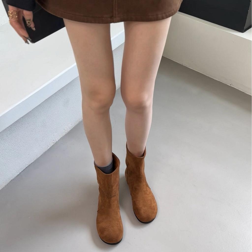 Retro lazy wind pine cone short boots women's 2025 autumn and winter new round head flat bottom Martin boots British style