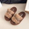 2025 осень новые маффины толстоподошвенные пушистые тапочки женские уличные с ремешком-пряжкой плюшевые хлопковые тапочки