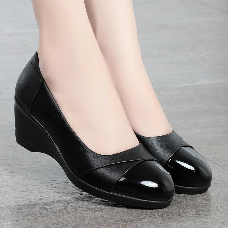 Женская мода легкие туфли на танкетке весна-осень женские повседневные черные кожаные туфли-лодочки