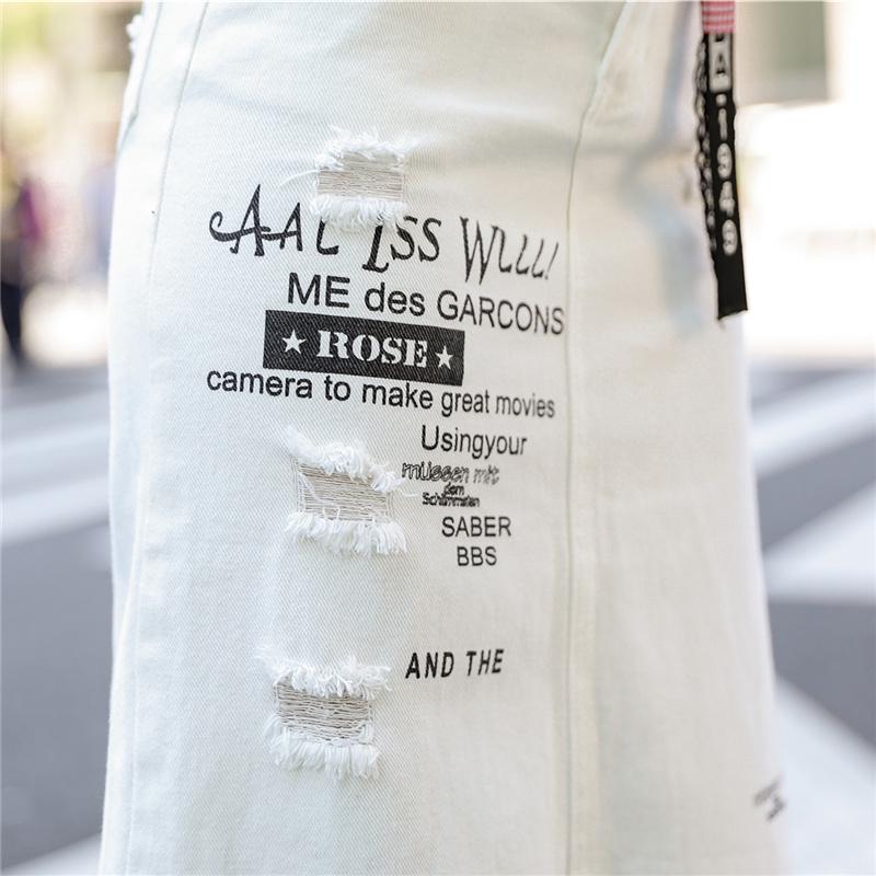 Длинная джинсовая юбка с высокой талией, потертым дизайном и принтованной графикой