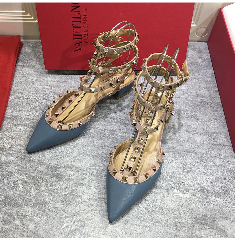 В том же стиле, что и Star. Женские босоножки на низком каблуке с заклепками. Классические туфли с острым носком на высоком каблуке. Модные туфли-лодочки. Удобная повседневная женская обувь.