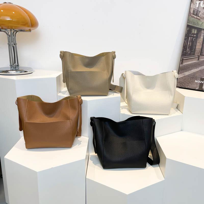 Популярные сумки этого года женские сумки 2024 новые модные осенние сумки-мессенджеры с широкими ремешками простые пригородные переносные сумки-ведра