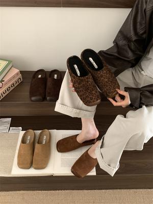 Осень-зима 2025 новые французские ретро квадратный носок толстая подошва сумка голова тапочки женские универсальные и тонкие ленивые пушистые шлепанцы