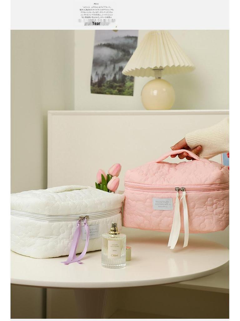 Облачная косметичка: Портативный мягкий дорожный органайзер большой вместимости, с пушистым дизайном, идеально подходит для хранения косметики или карандашей