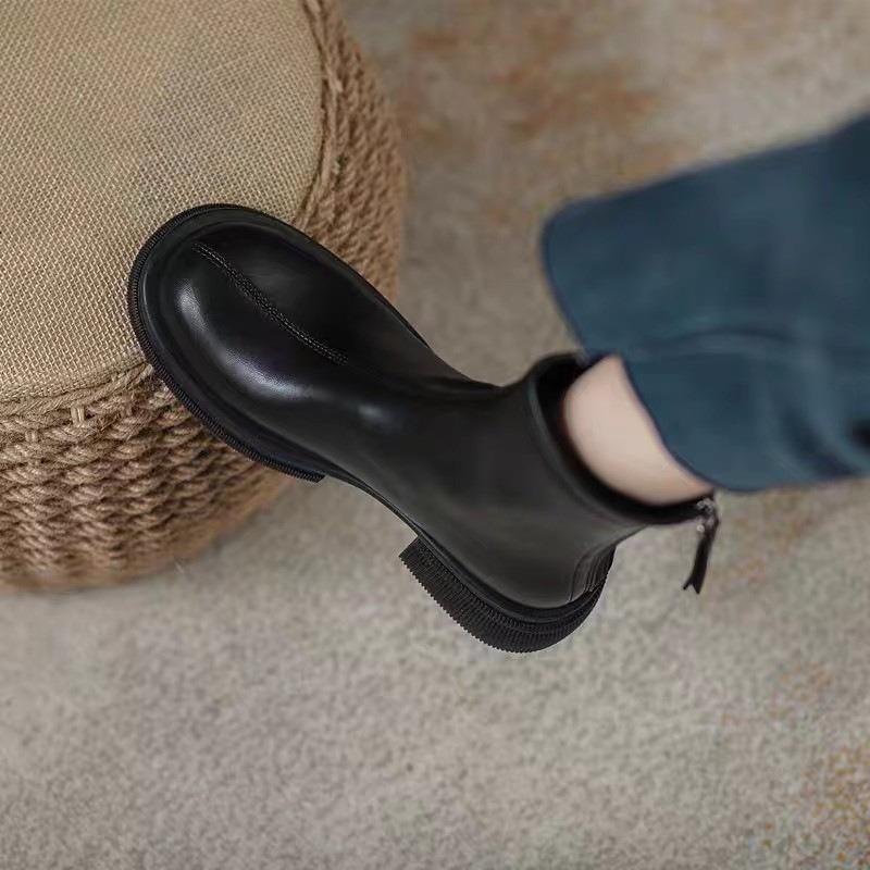 Coarse-heeled Martin boots for women's autumn and winter new non-slip and foot-showing small temperament versatile locomotive velvet short boots