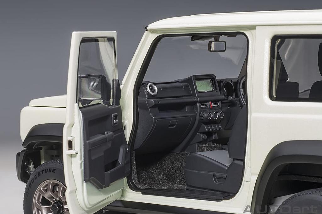 AUTOart Suzuki Jimny Sierra White Pearl Готовый продукт 78511 1/18 (JB74)