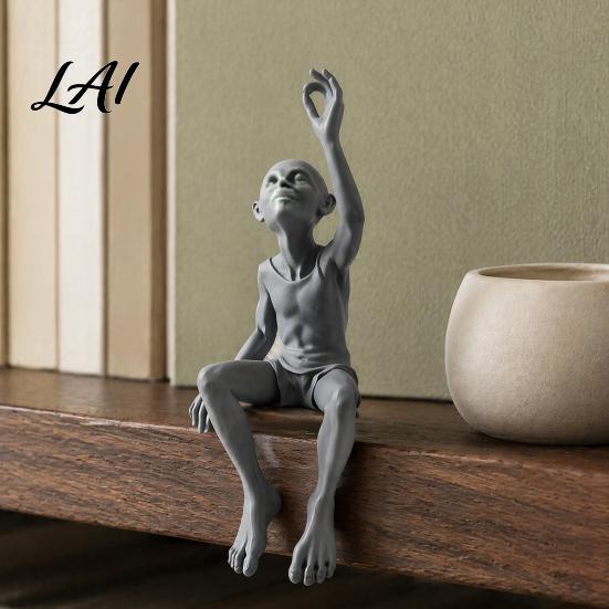 Cool Room Accessories 3D Printed Gulu Sitting Statue Resin Alien Figurine Creative Detailed Statue Edge Sculpture for Home Office Desktop Bookshelf