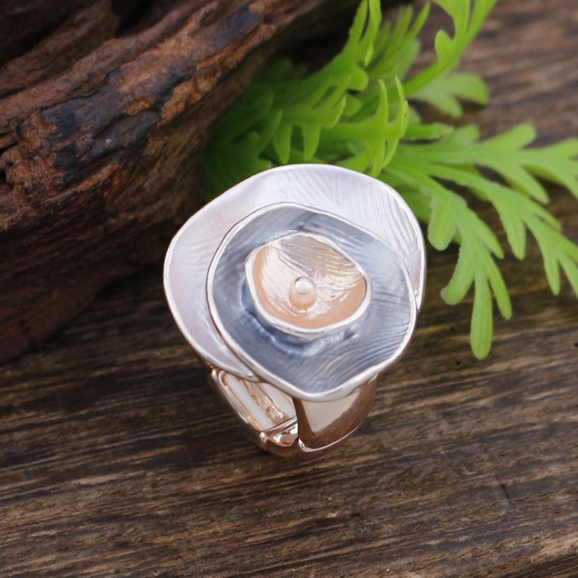 Новое эмалевое геометрическое кольцо-резинка с розой, женская мода, высококлассное трехмерное кольцо с цветком