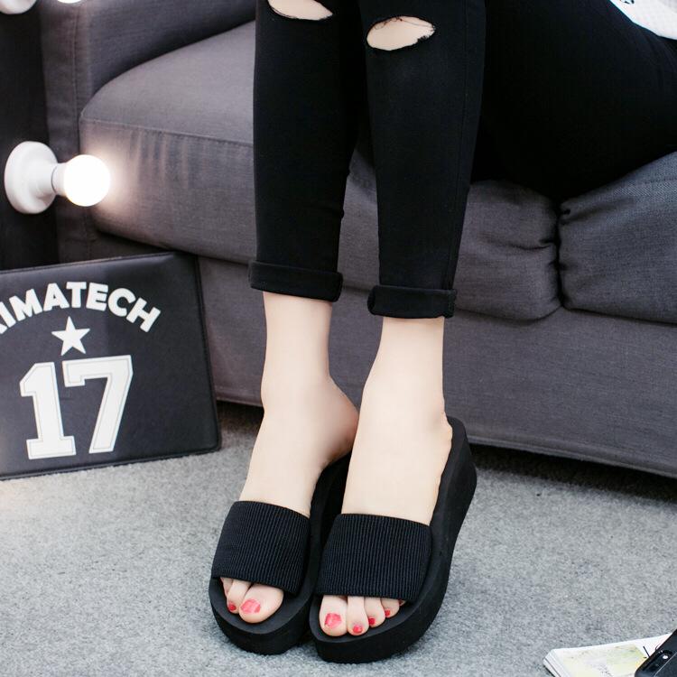Женские босоножки на танкетке с эластичной резинкой 2017 года - Летние тапочки на платформе