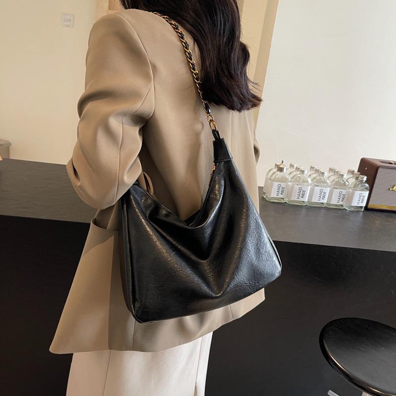 Большая вместительная сумка подмышкой в стиле ретро Lady Tide Korean Niche Messenger Bag Casual Commuter Bag