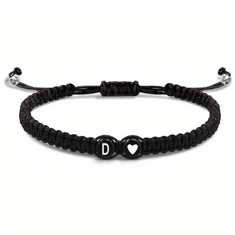 Регулируемый плетеный вручную браслет: Черный с белой буквой, сердечком, серебряной бусиной - Выберите из 26 букв английского алфавита.