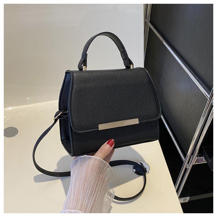 Премиальная текстура нишевый дизайн пригородных поездов 2024 новая модная сумка через плечо ретро универсальная портативная маленькая квадратная сумка женская