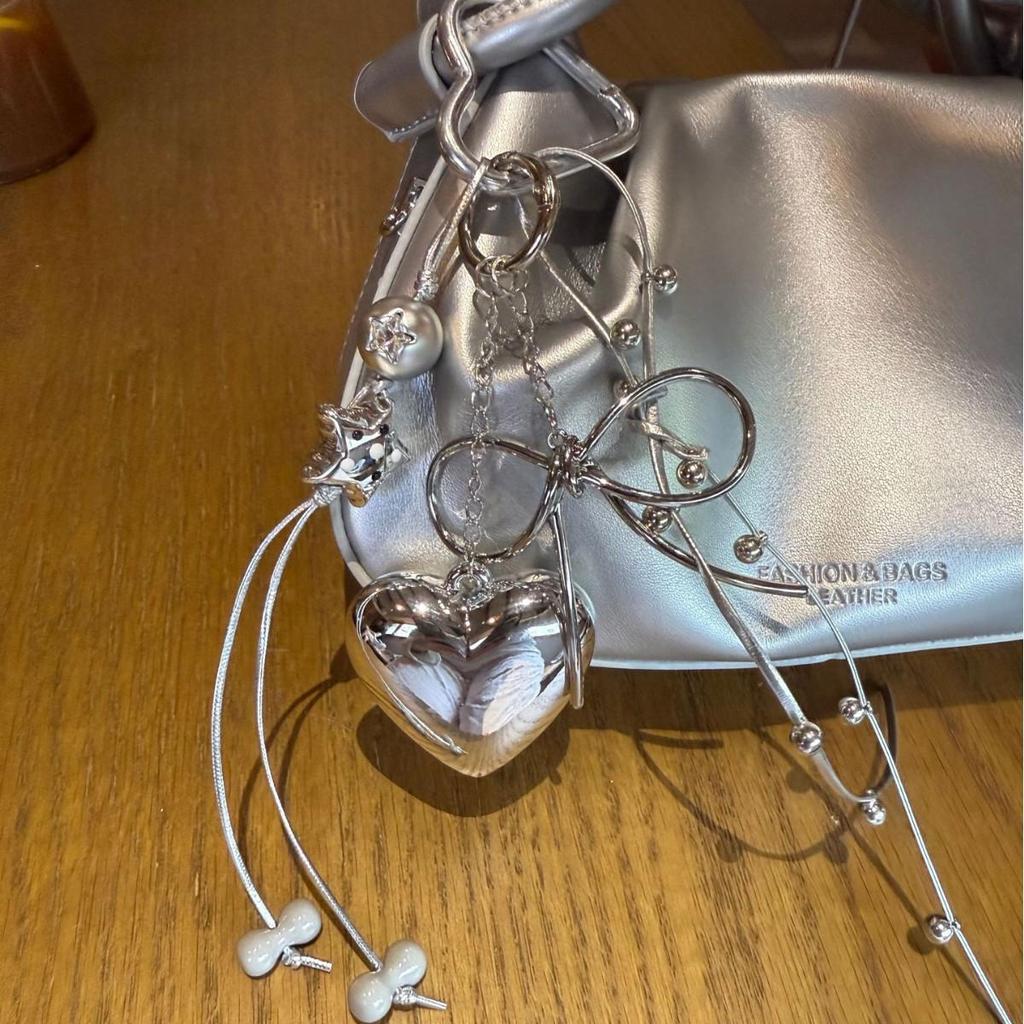 Минималистичный серебряный брелок-подвеска на сумку в стиле Miu