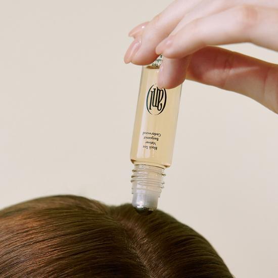 anillo Черный чай Питательный роликовый лосьон для кожи головы 9 мл