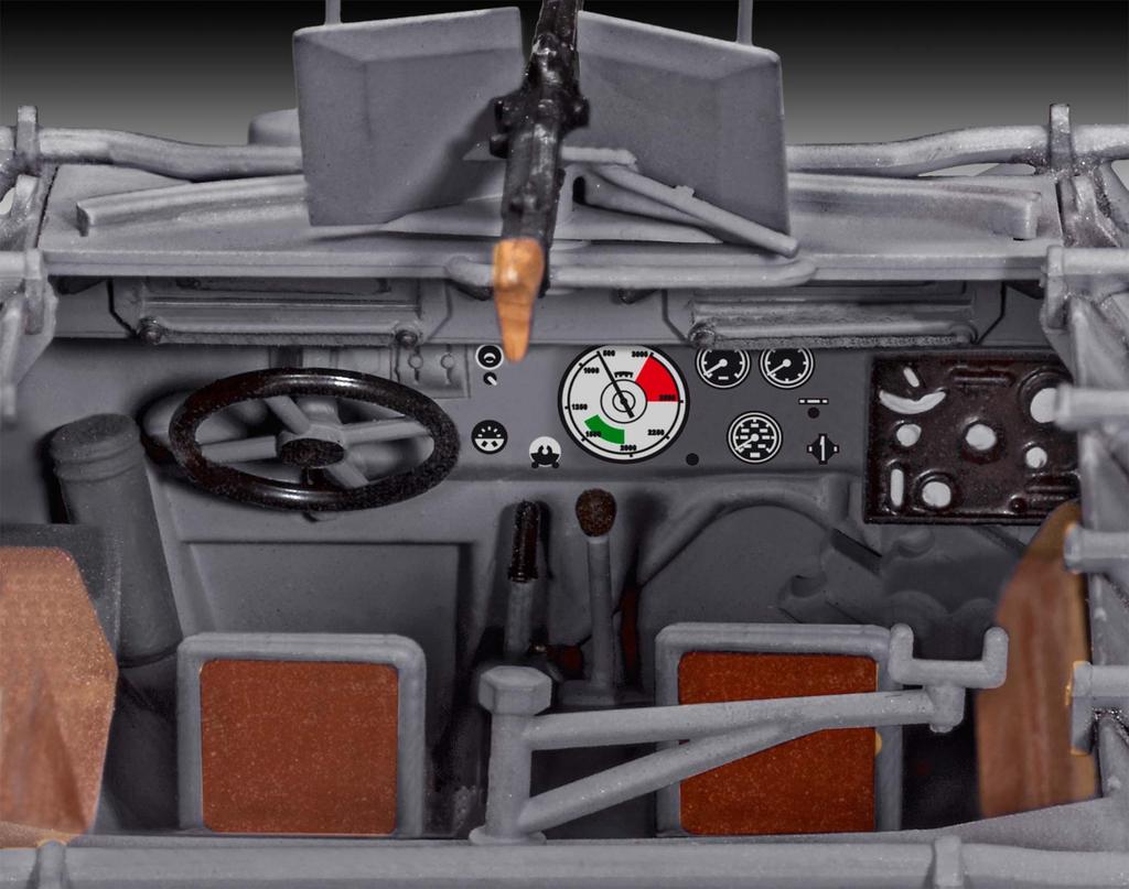 Revell German Grand Stuka Plastic Model Kit 03248 1/35 Sd.Kfz.251/1 Ausf.B