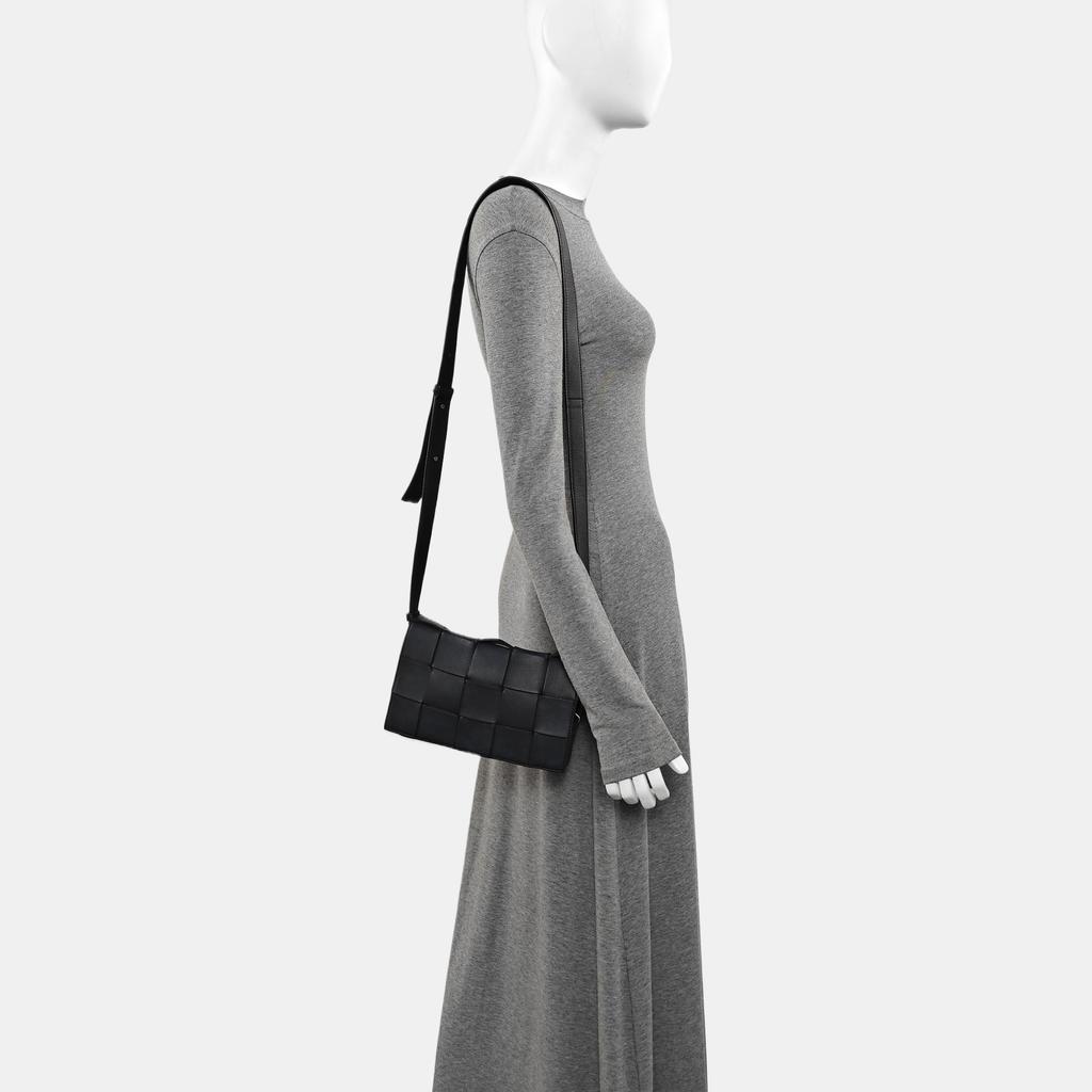 [Pre-Owned] Bottega Veneta Cassette Bag 'Black/Silver' - Very Good #1VFWN5Z