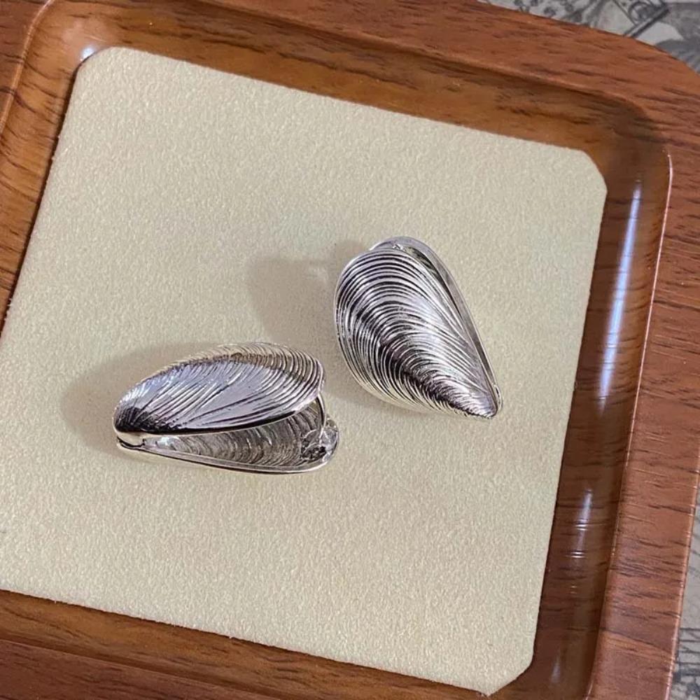 Irregular Beach and Ocean Vacation Earrings Vintage Shell Grain Earrings Shell Pattern Ear Buckle