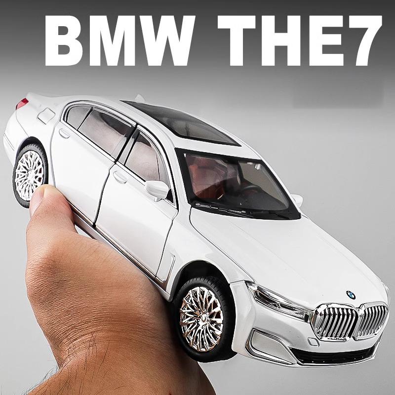 1:24 BMW 760LI 530LI I5M60 Miniature Diecast Toy Car Vehicle Model Home Trendy Ornaments & Computer Desktop Decoration Birthday
