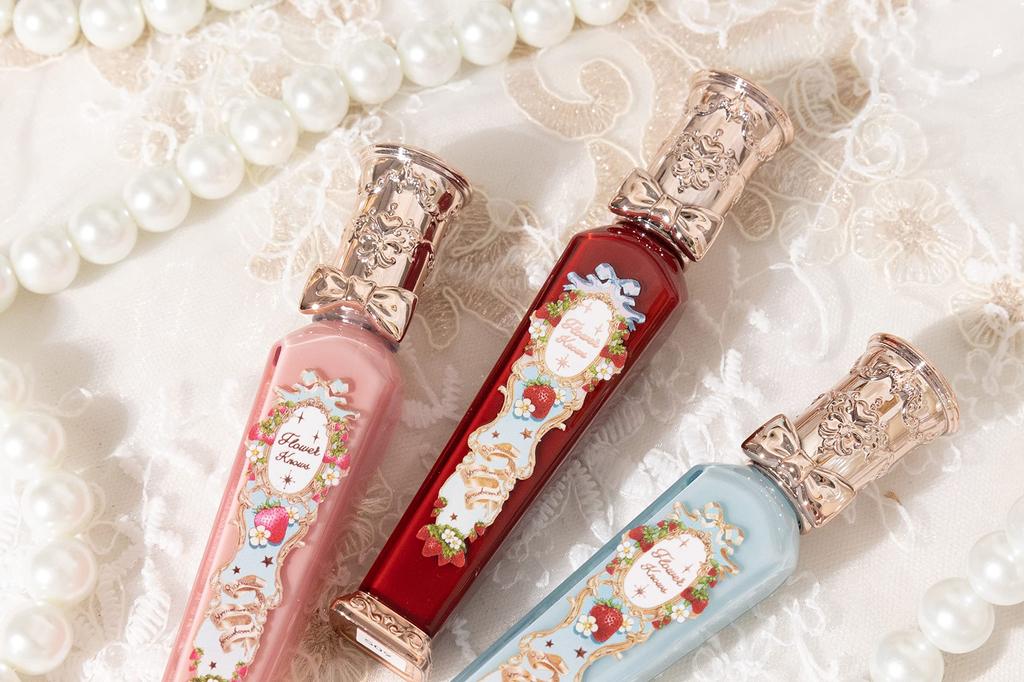 Матовая помада Flower Nose Strawberry Rococo Series Cloud Matte Lip Tea (S06 Перерыв)