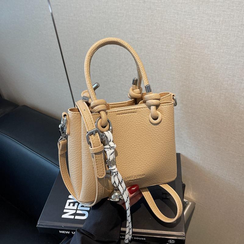 Сумка премиум-класса нишевая женская 2025 новая весна и лето универсальная сумка-мессенджер популярная сумочка сумка-ведро