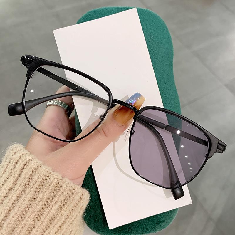 Half Frame Eyebrow Frame Anti-Blue Light Color-Changing Glasses Trendy Sven Frame Color-Changing Myopia Literary And Retro Glasses