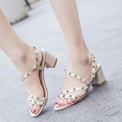 Модные женские сандалии с открытым носком, с пряжками и заклепками, женская обувь на каждый день, новинки, предложение по распродаже или 2024, роскошная оптовая оригинальная