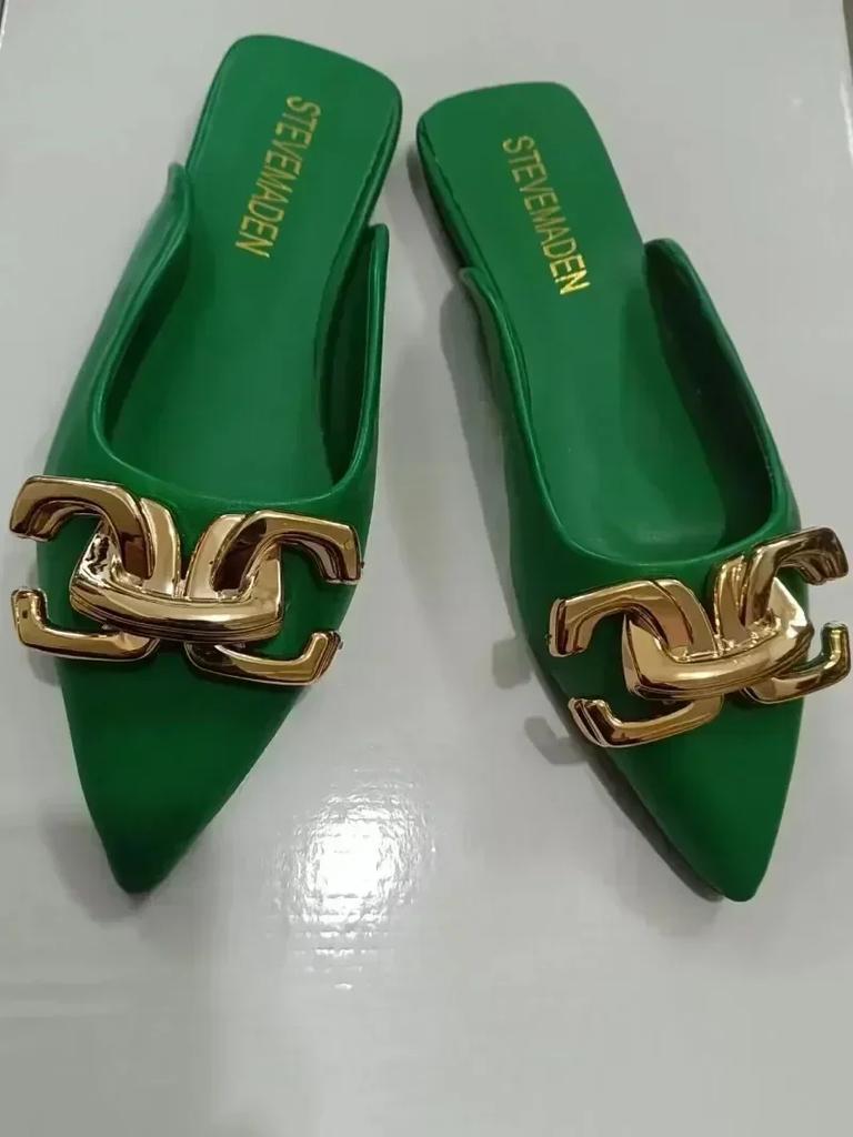 Hot Selling Closed Toe Women's Slippers 2024 Metal Decorated Women's Slippers Versatile Pointed Toe Solid Color Flat Slippers