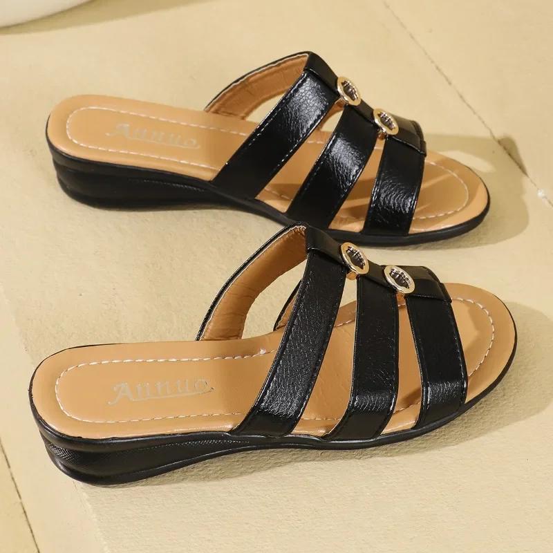 2024 High Quality Women's Shoes New Summer Women's Slippers Large Size Solid Color Metal Decoration Casual Low Heel Slippers