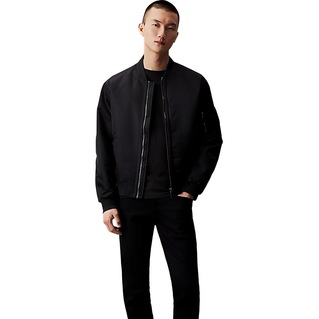 Calvin Klein Джинсы Слим Фит Однотонная Футболка с Круглым Вырезом и Коротким Рукавом С Буквенным Карманом Мужские Топы Черный J30J320936-BEH