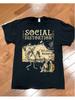 Футболка с коротким рукавом и логотипом Social Distortion и культовым lettering SD - Унисекс, повседневная, с круглым вырезом