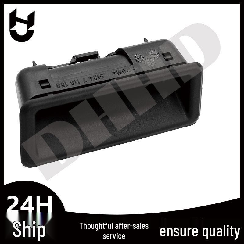 Кнопка переключателя крышки багажника BMW E90/E60/E70/E82/E88 51247118158
