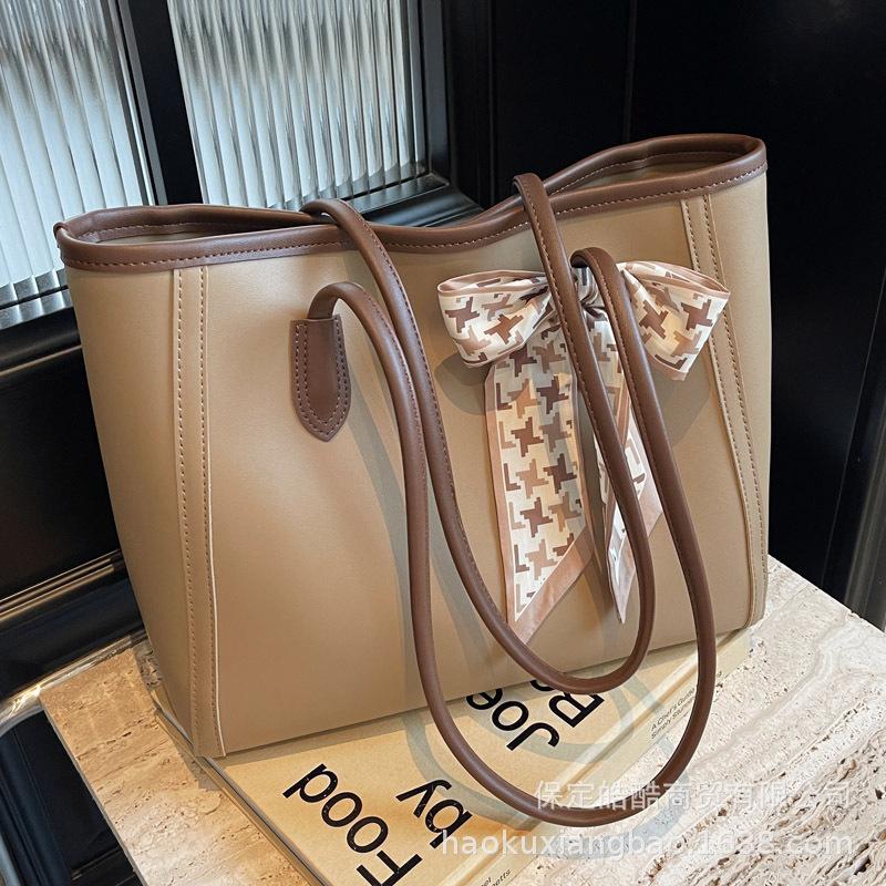 Сумка-тоут для通勤 для женщин большой вместимости 2025 новая осенне-зимняя повседневная универсальная высококлассная на плечо для покупок