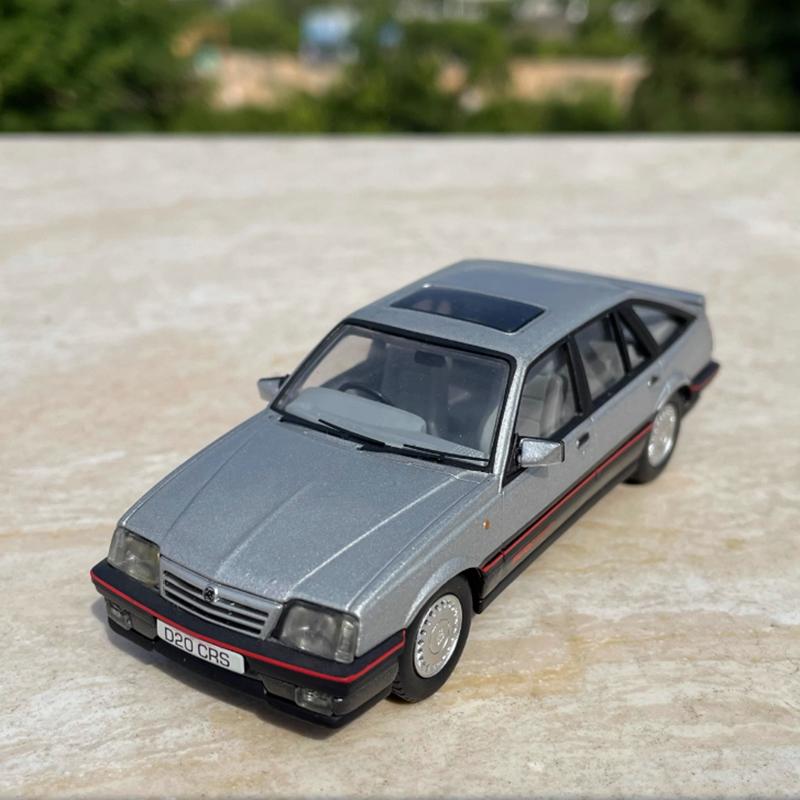 Bulk Diecast 1:43 Scale Opel MK2 Alloy Car Model Finished Simulation Collection Decoration Boy Gift Toy Static Display