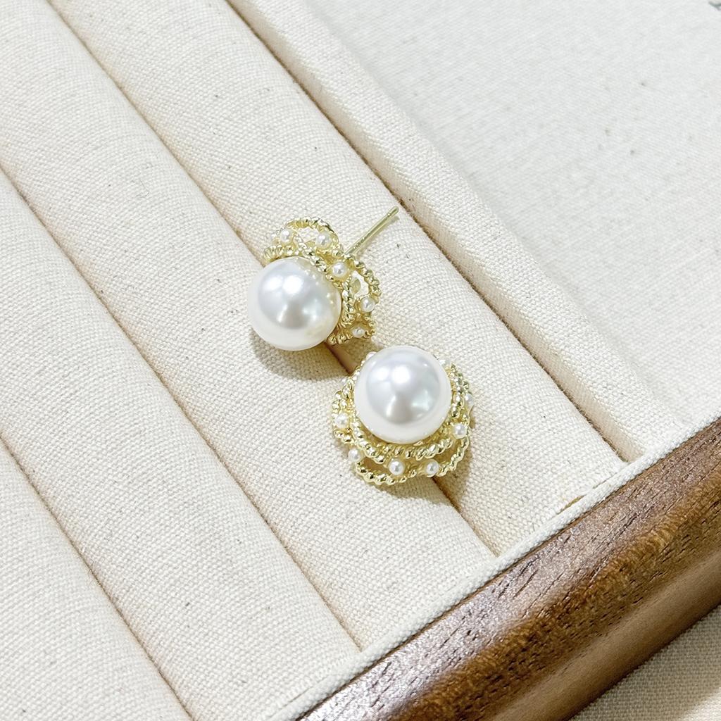 Pearl Earrings Simple Commuter Versatile Stud Earrings Niche Design Light Luxury High Sense Retro Earrings Women