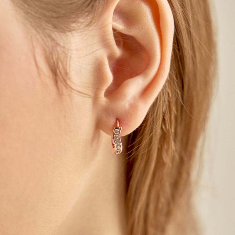 ELLE Jewelry 14K Wave Line One-Touch Earrings (Gold Pin) ELGPEE407