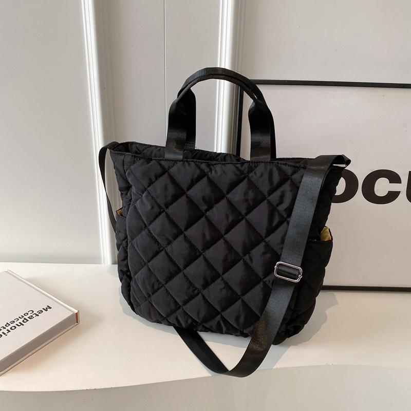 Сумка большой вместимости женская 2025 зима новая корейская версия студенческая сумка через плечо и мессенджер для занятий портативная сумка-тоут