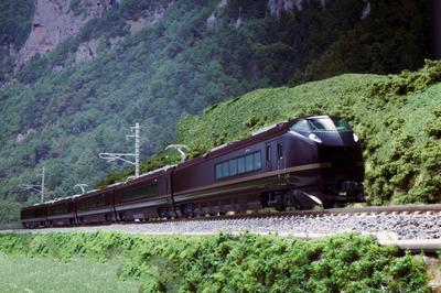 KATO N gauge серия E655 Nagomi (японский язык) 5-вагонный набор железнодорожной модели поезда 10-1991