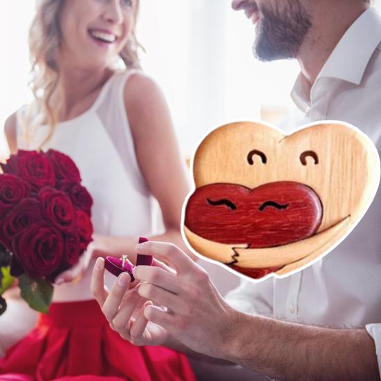 Wooden Heart Ornament Handmade Hugging Love Hearts Romantic Heart Ornament Couple Keepsake Gift for Wedding Anniversary Valentine's Day