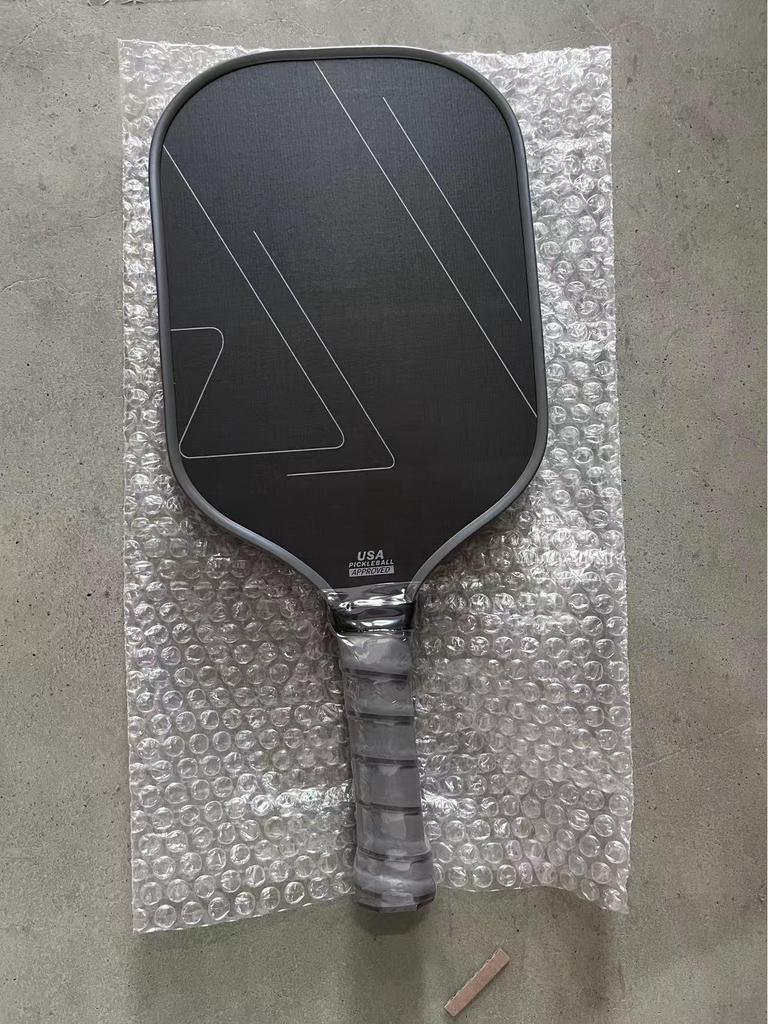 Падл для пиклбола из углеродного волокна T700 с матовым покрытием тканевой текстуры, толщина 16 мм, качество для профессиональных соревнований.